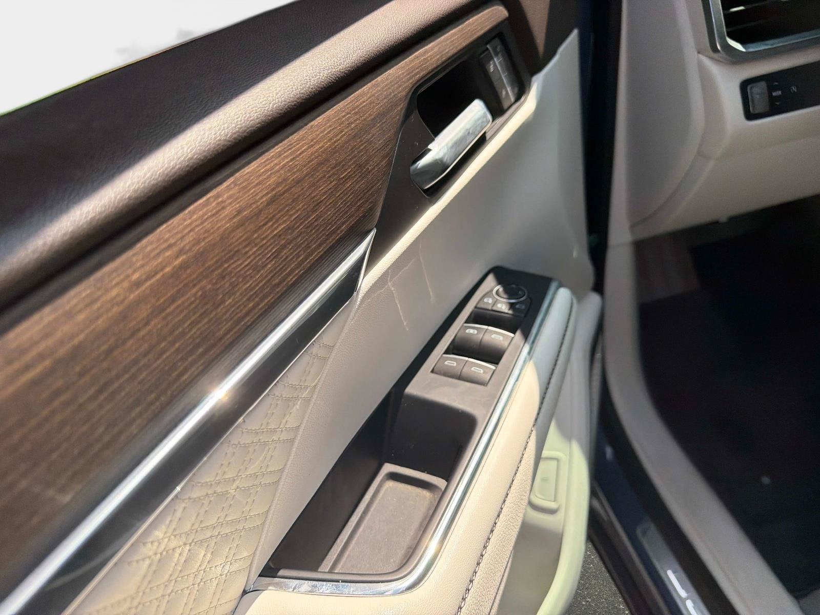 2024 GMC Acadia Denali
