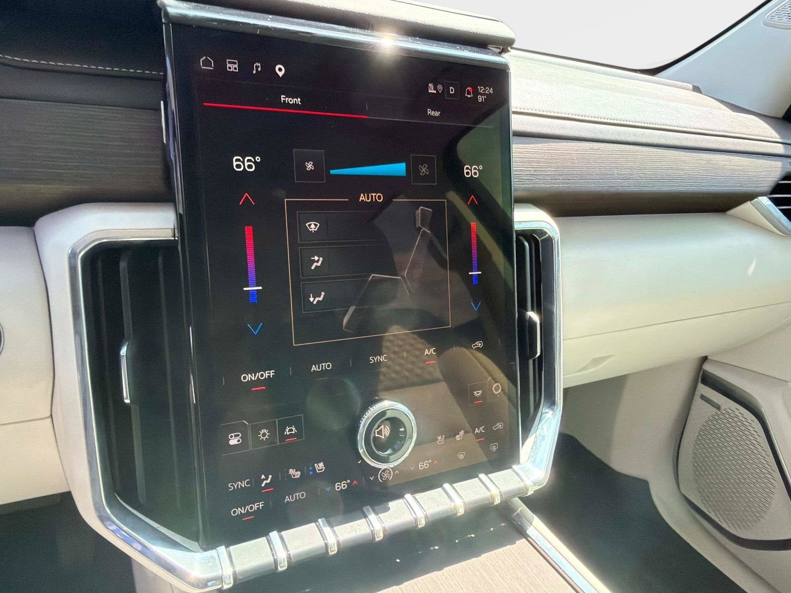 2024 GMC Acadia Denali