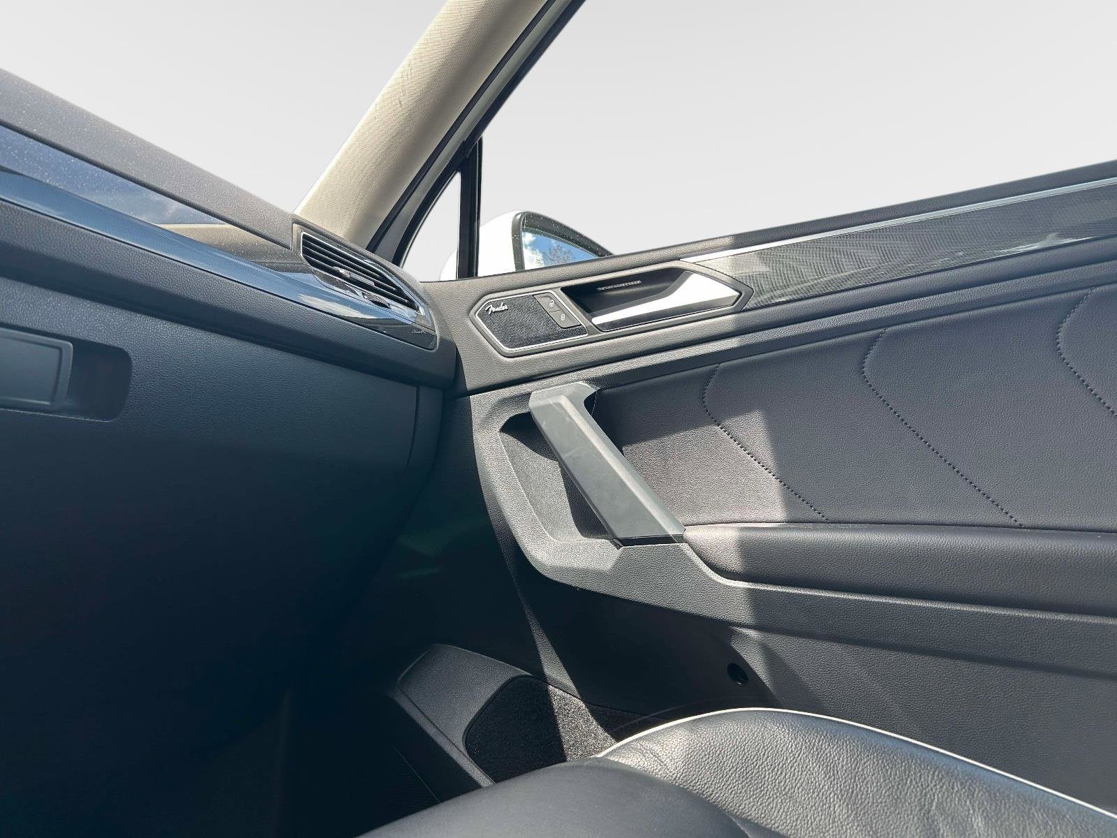 2019 Volkswagen Tiguan 2.0T SEL Premium