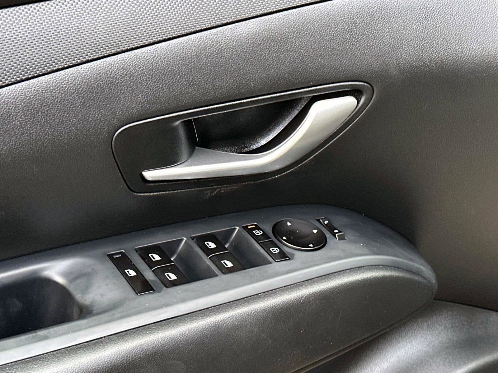 2025 Hyundai Santa Cruz SE