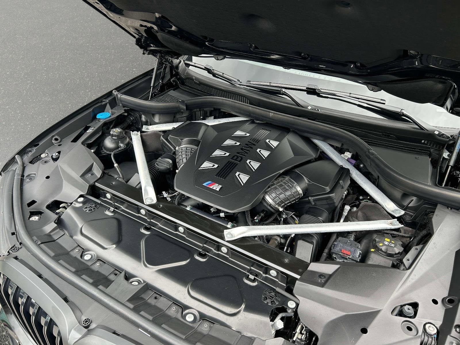 2024 BMW X7 M60i