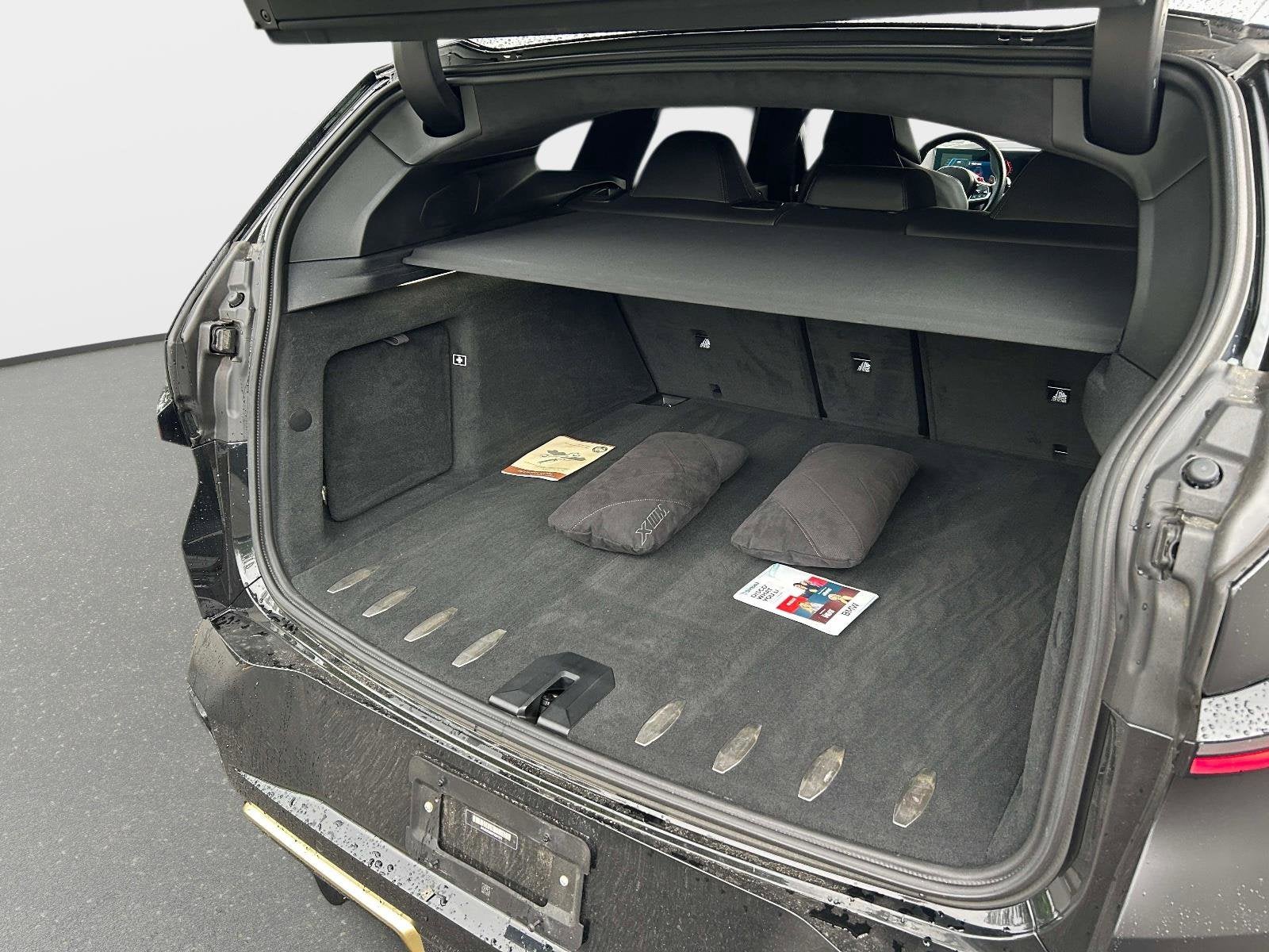 2023 BMW XM Base