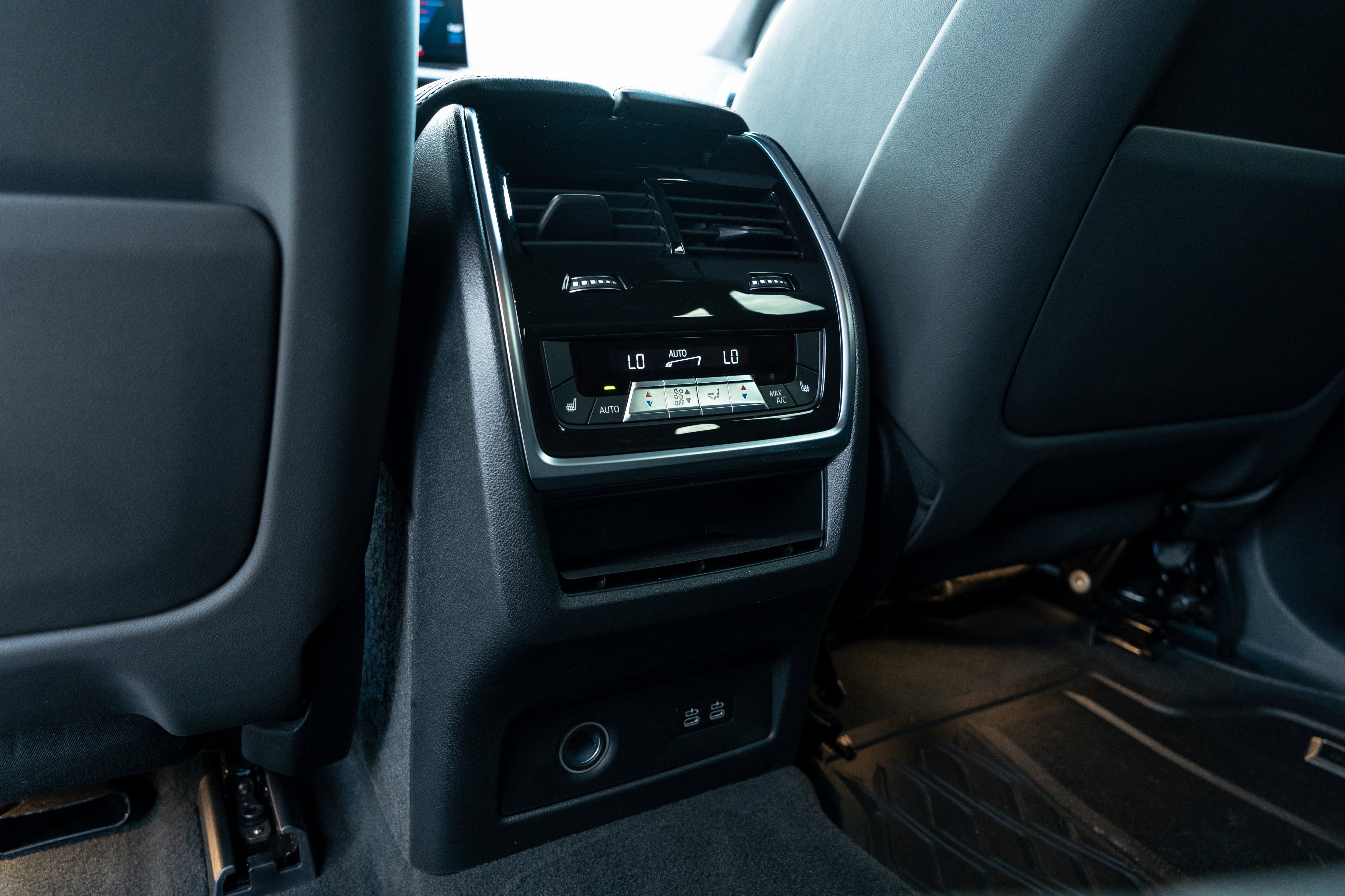 2023 BMW XM Base
