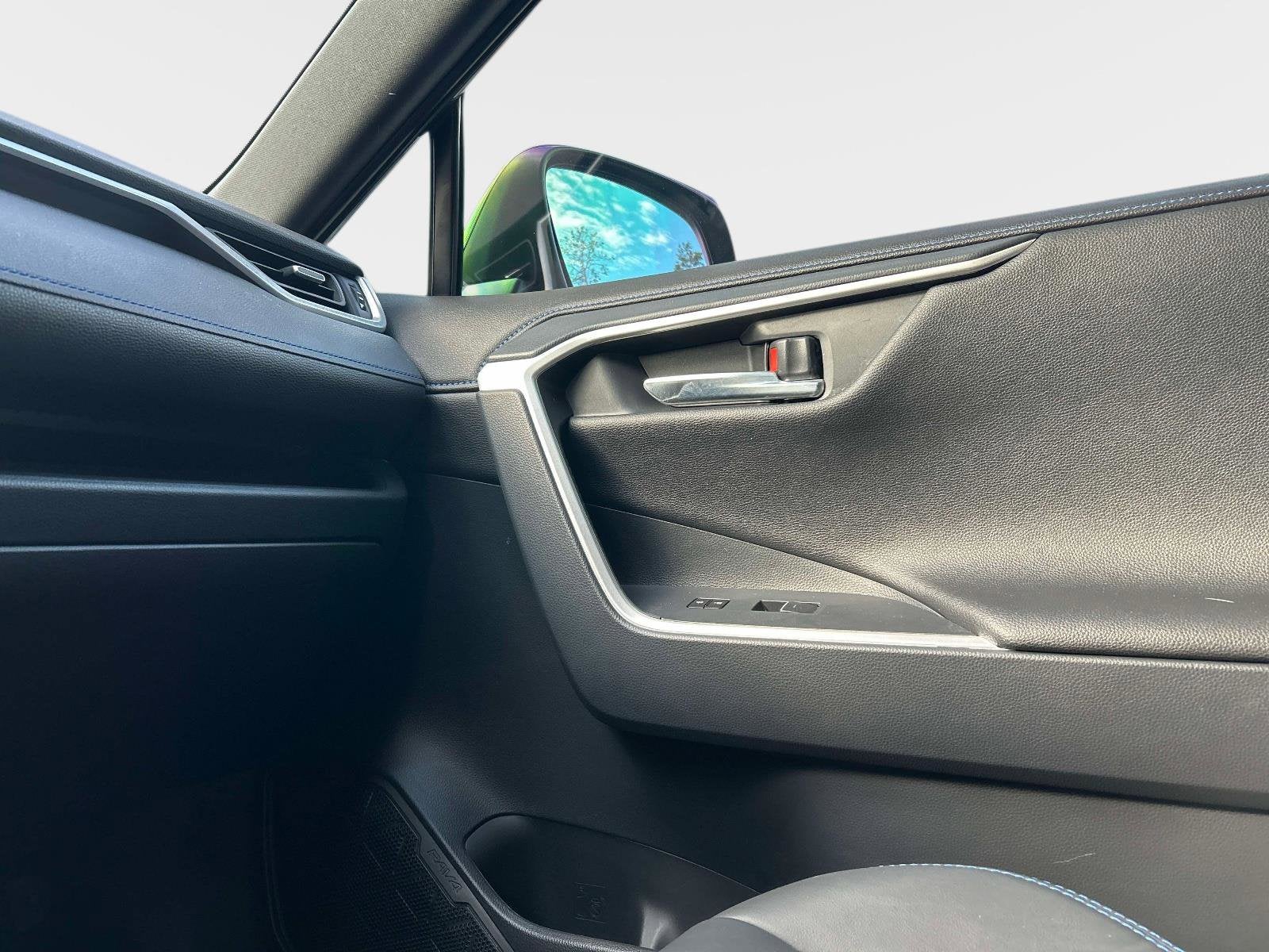 2025 Toyota RAV4 Hybrid XSE