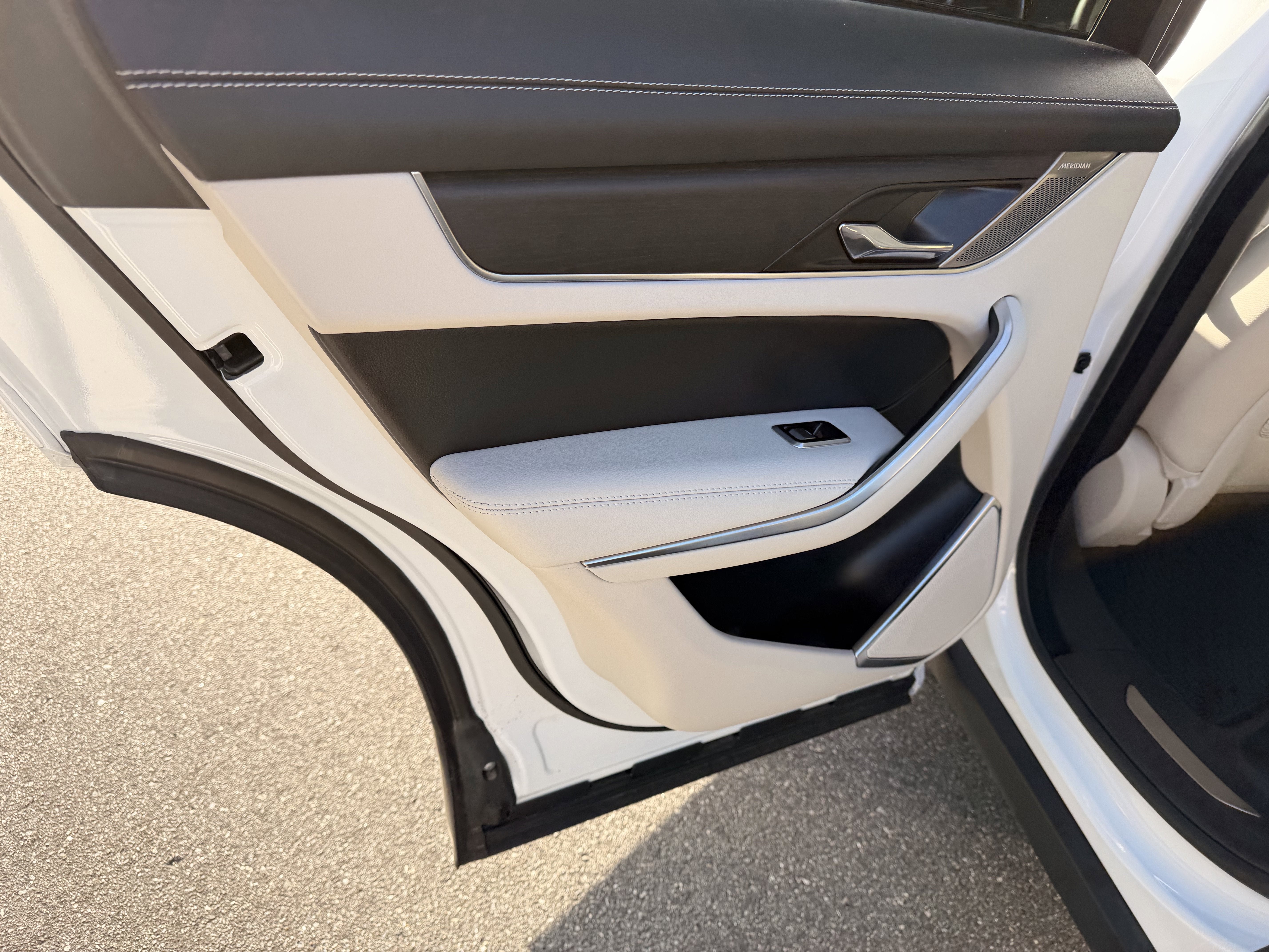 2025 Jaguar F-PACE P250 R-Dynamic S