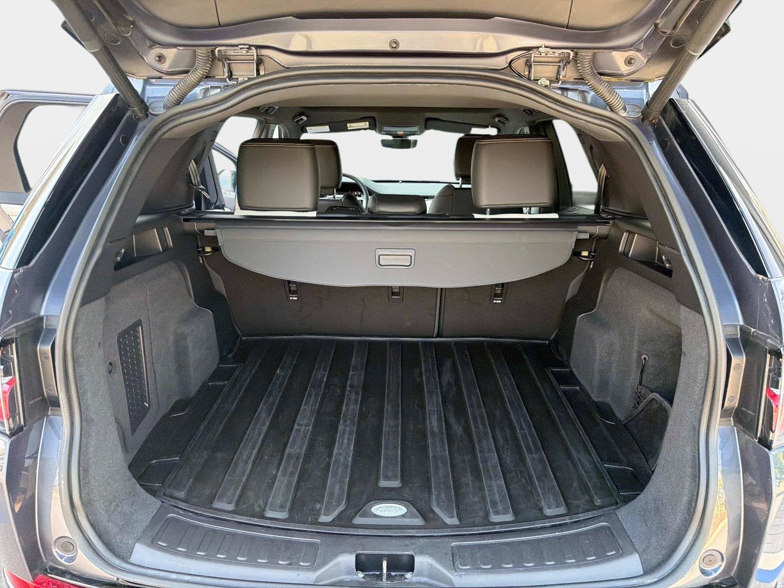 2025 Land Rover Discovery Sport SE