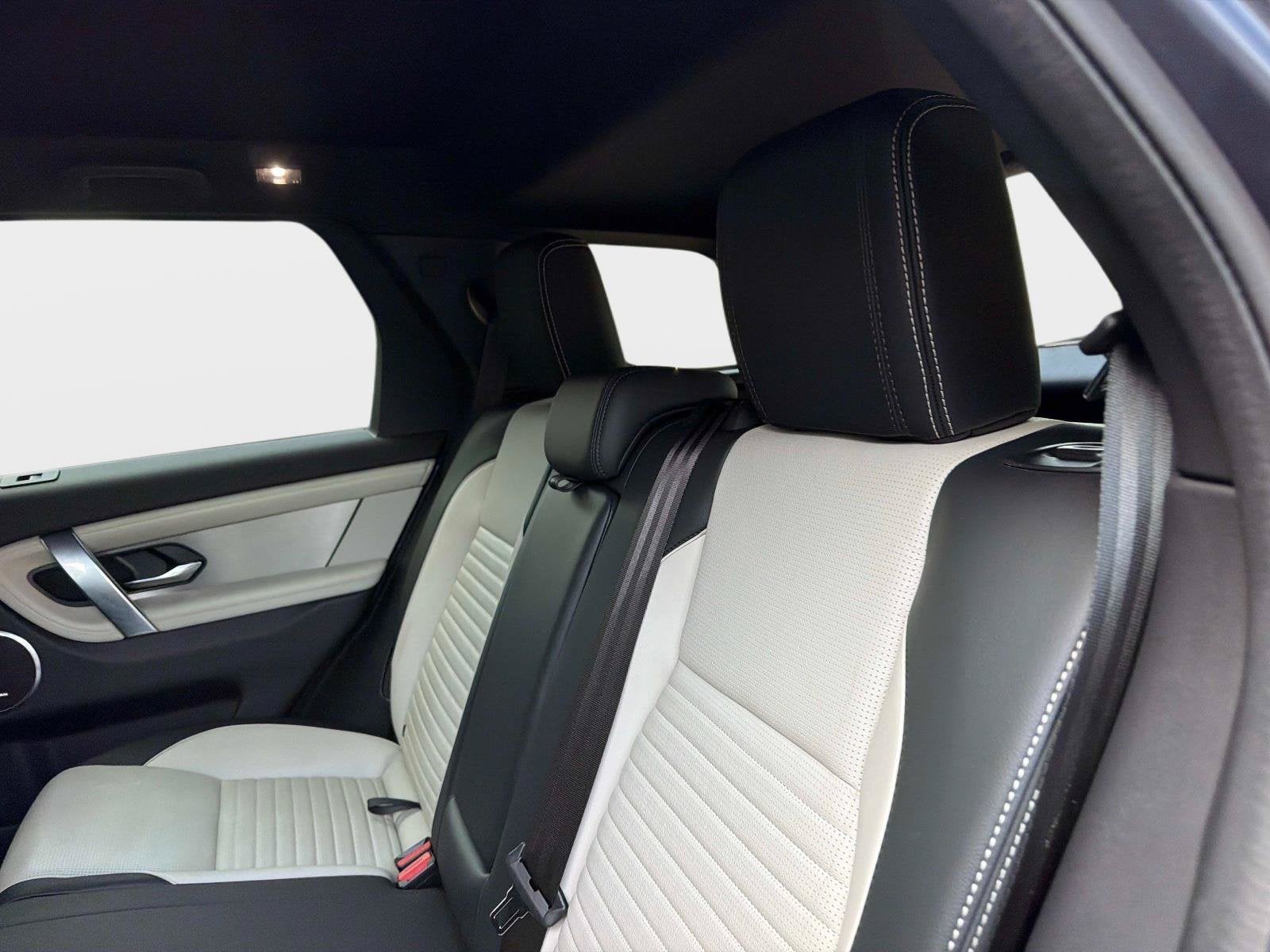 2025 Land Rover Discovery Sport SE