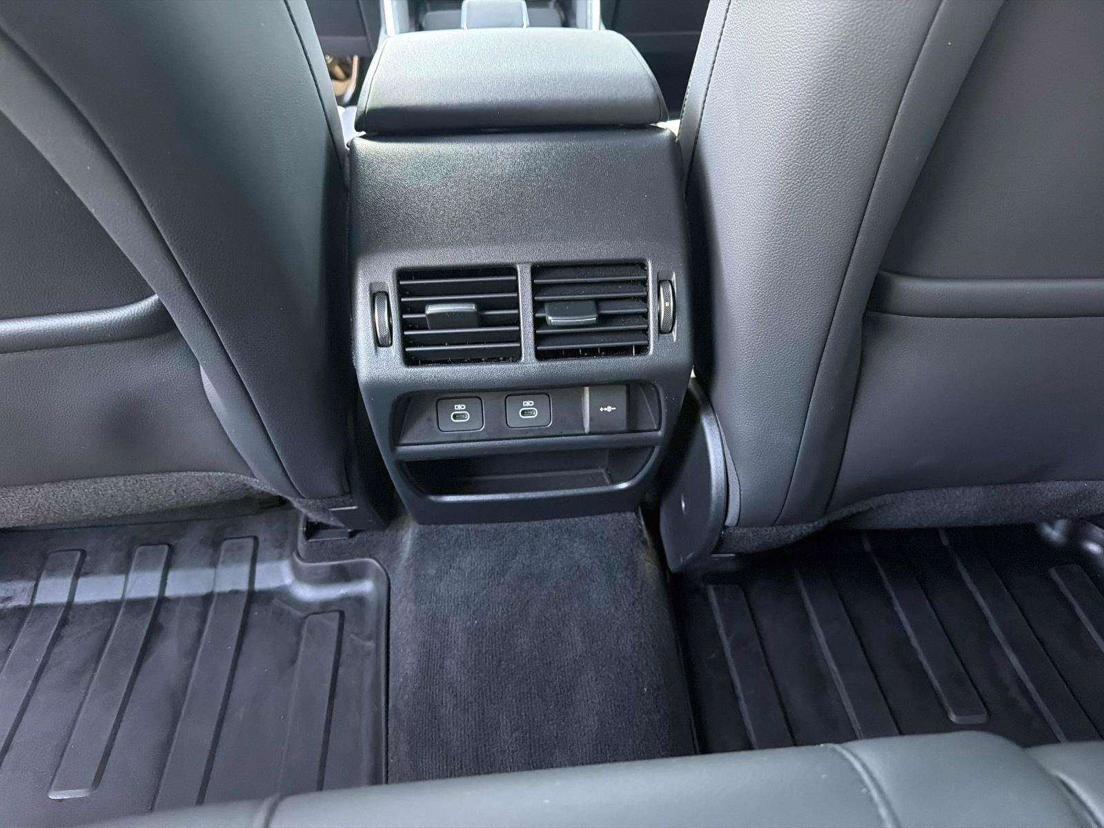 2025 Land Rover Discovery Sport SE