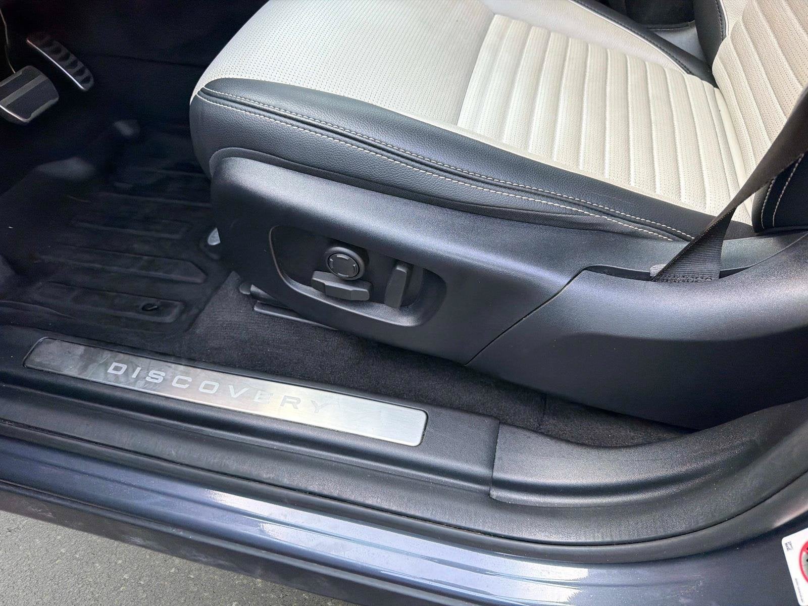 2025 Land Rover Discovery Sport SE
