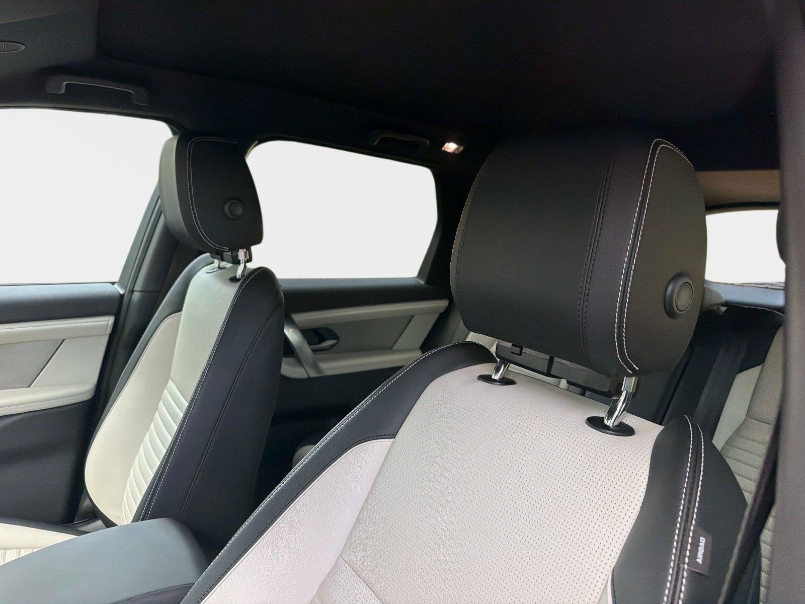 2025 Land Rover Discovery Sport SE