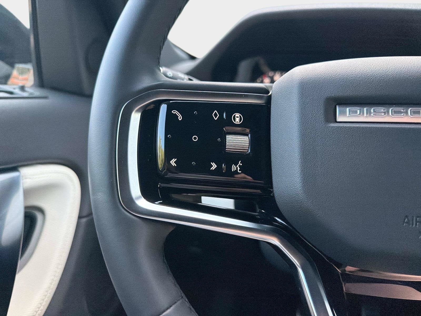 2025 Land Rover Discovery Sport SE