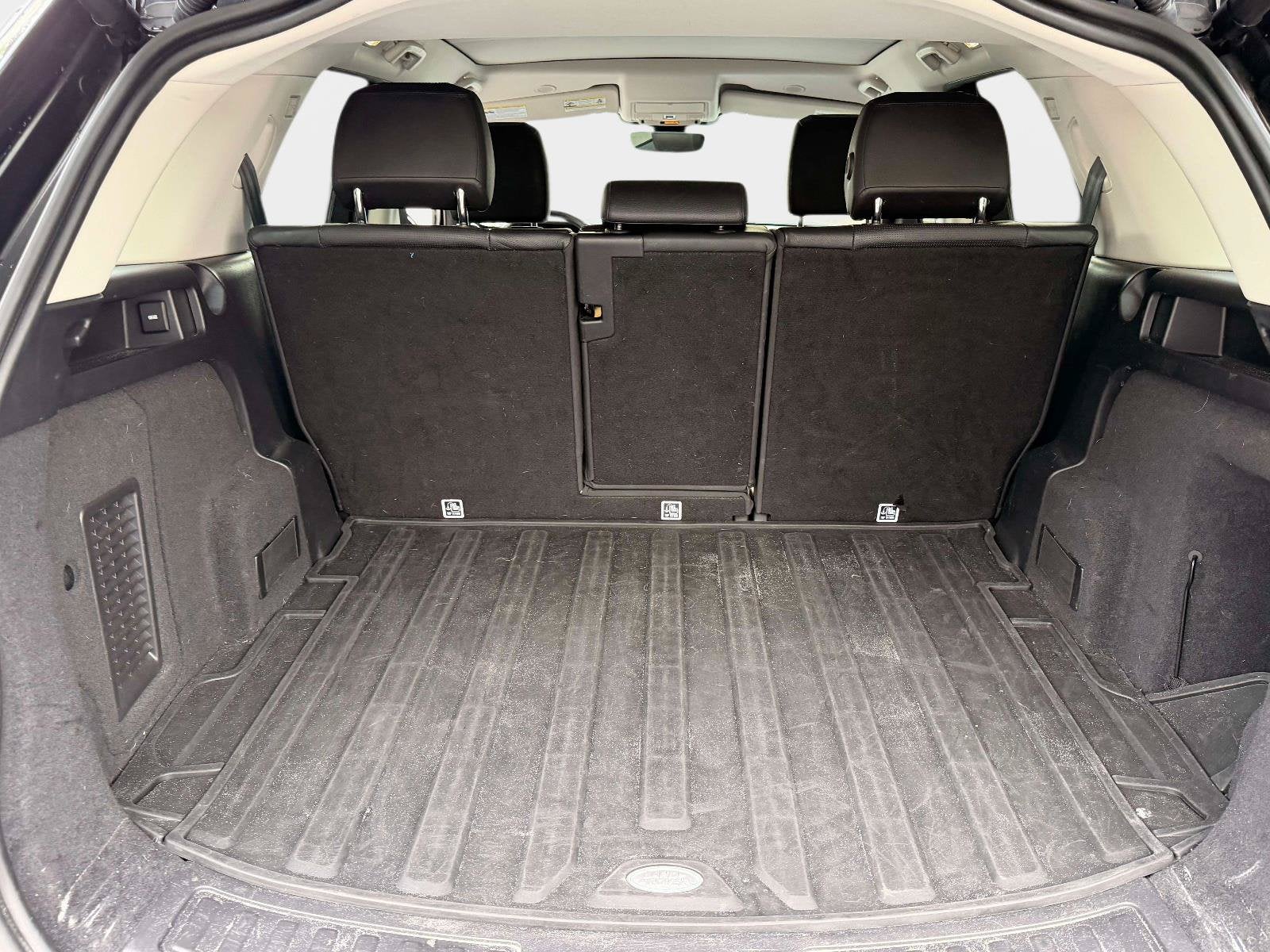 2022 Land Rover Discovery Sport SE