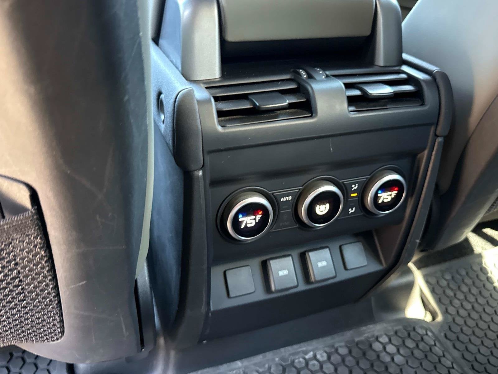 2023 Land Rover Defender 110 X-Dynamic SE