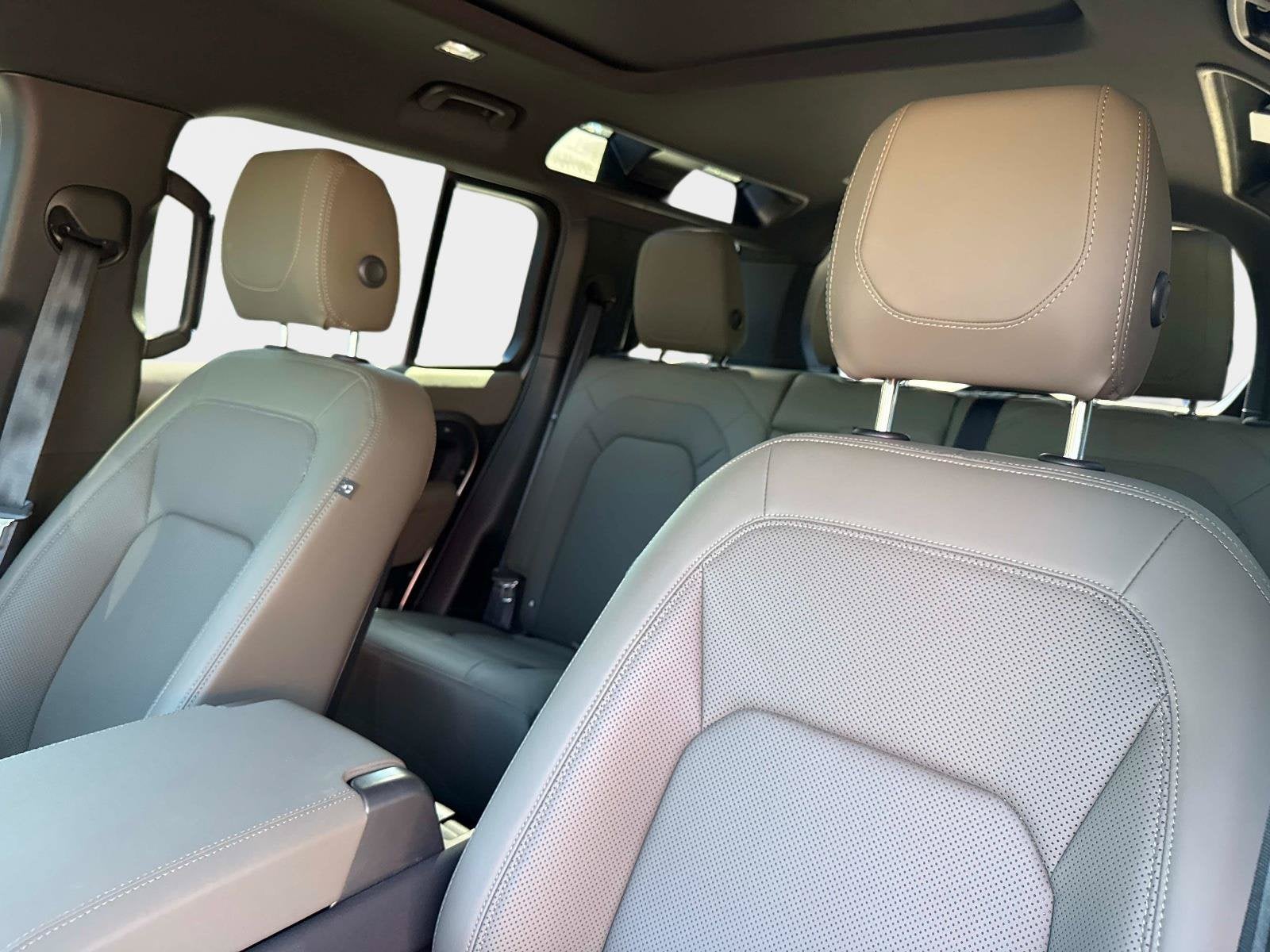 2023 Land Rover Defender 110 X-Dynamic SE