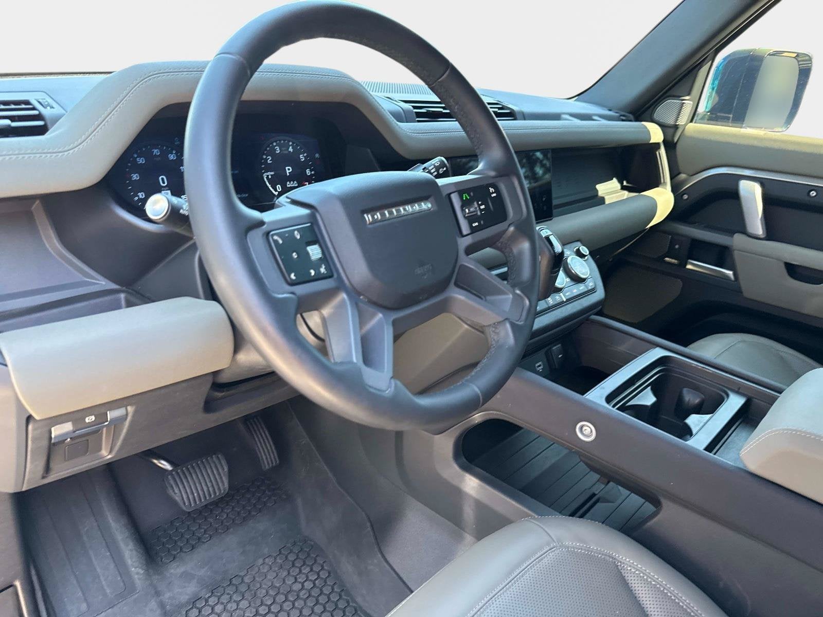 2023 Land Rover Defender 110 X-Dynamic SE