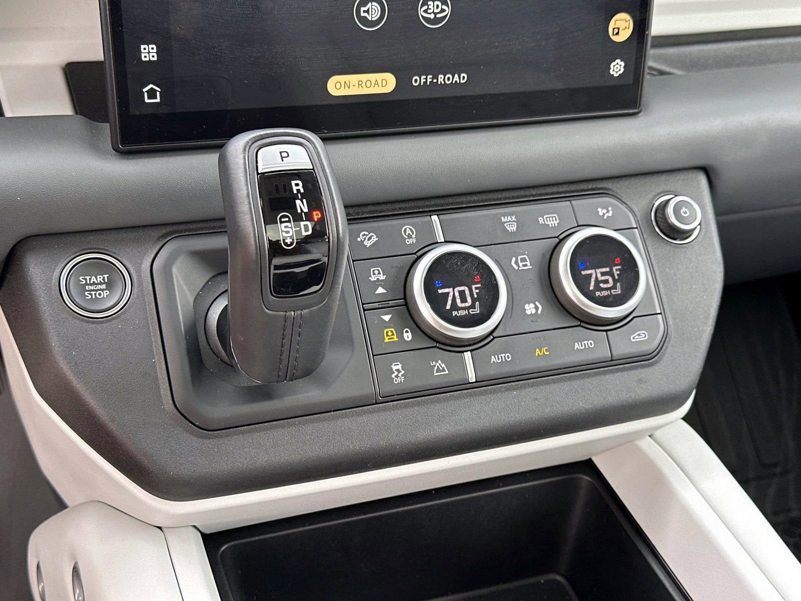 2025 Land Rover Defender 110 X-Dynamic SE