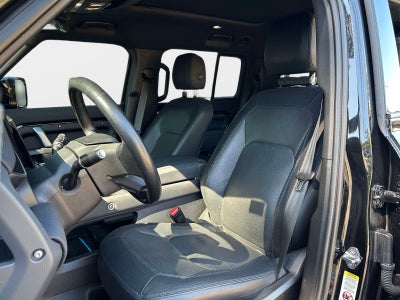 2023 Land Rover Defender 130 X-Dynamic SE