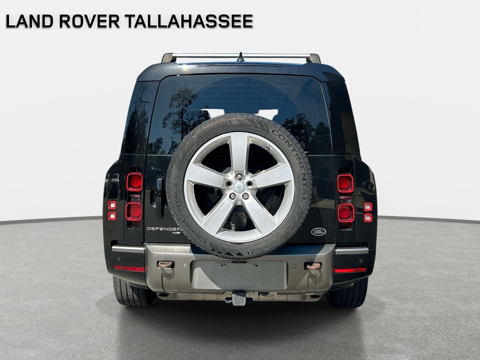 2023 Land Rover Defender 130 X-Dynamic SE