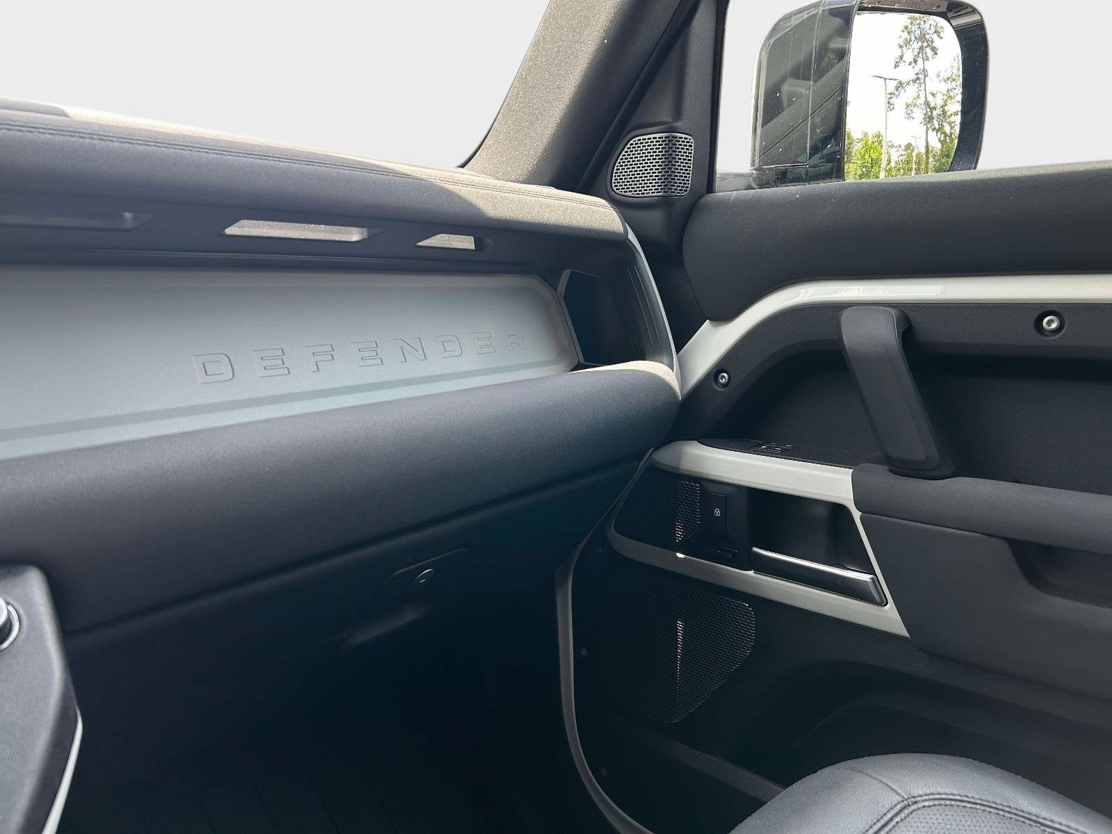 2023 Land Rover Defender 90 S