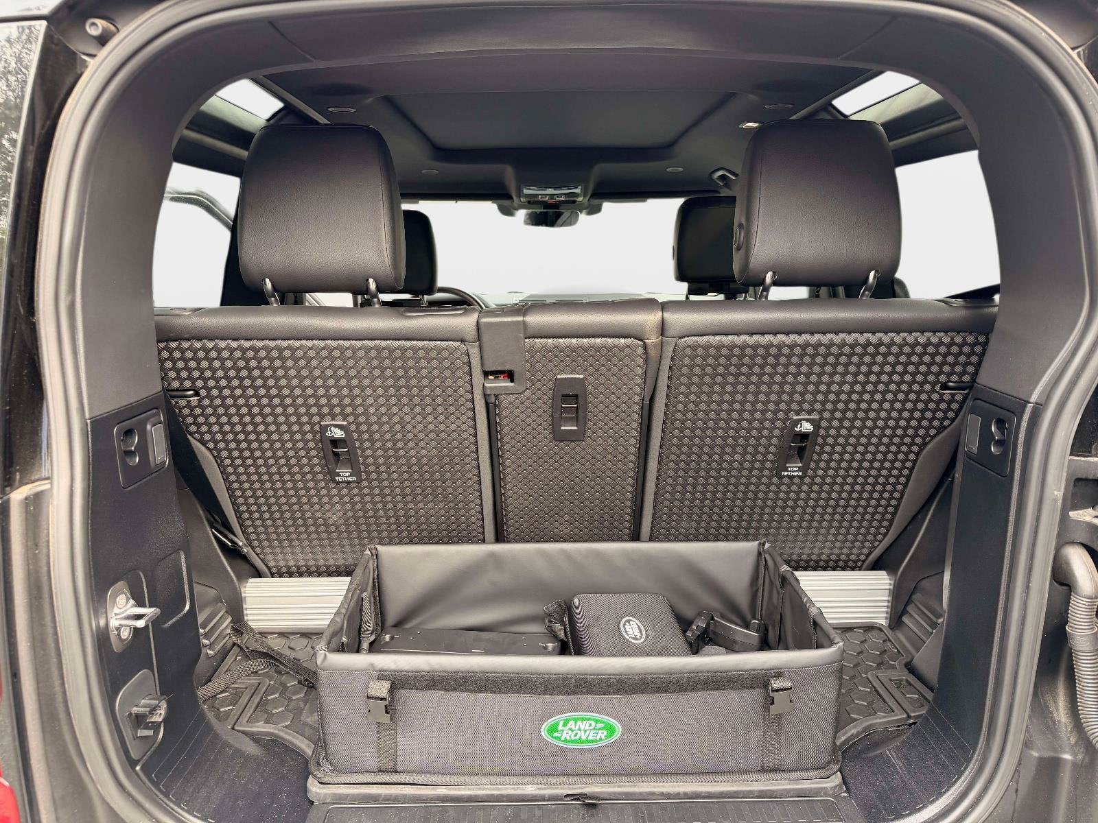 2024 Land Rover Defender 90 S