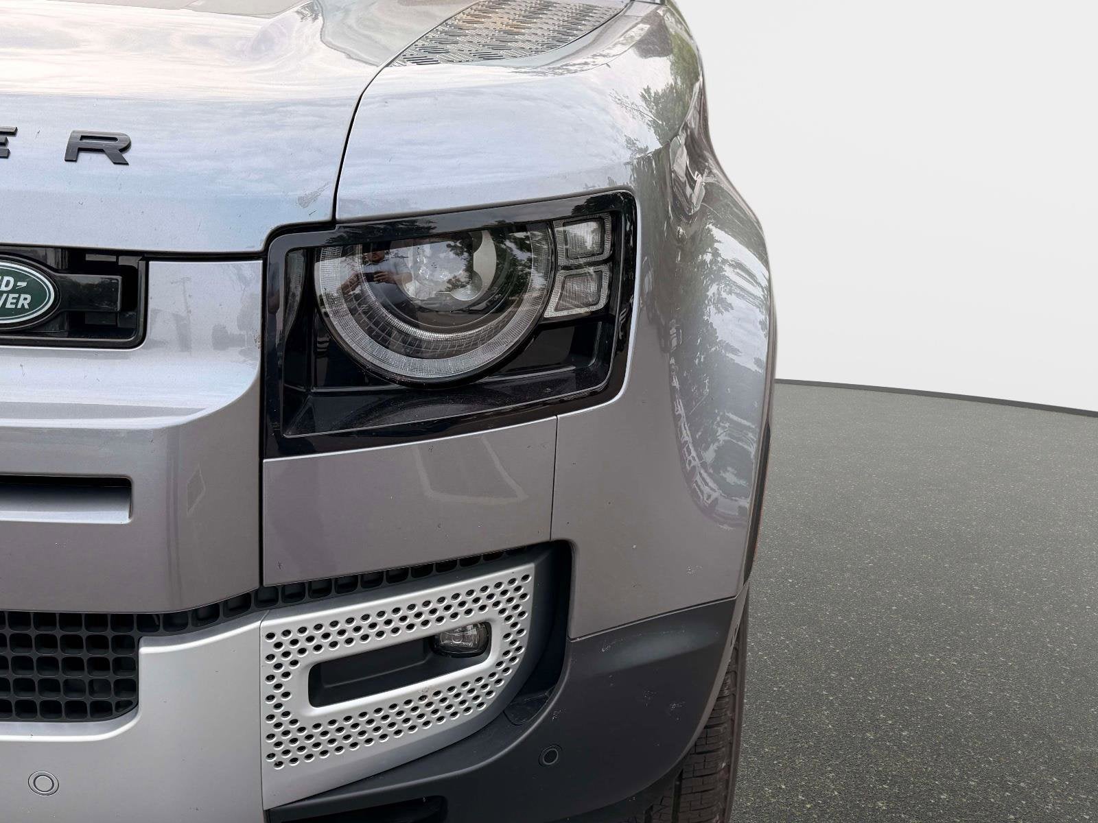 2024 Land Rover Defender 90 S