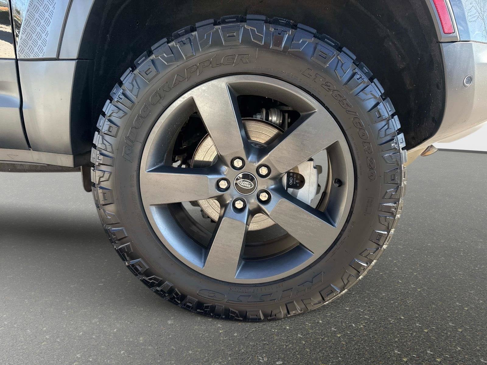 2024 Land Rover Defender 90 S