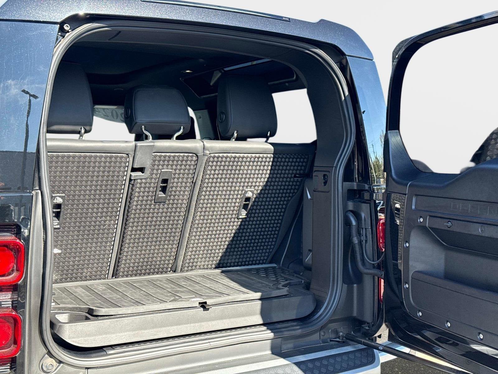 2024 Land Rover Defender 90 S