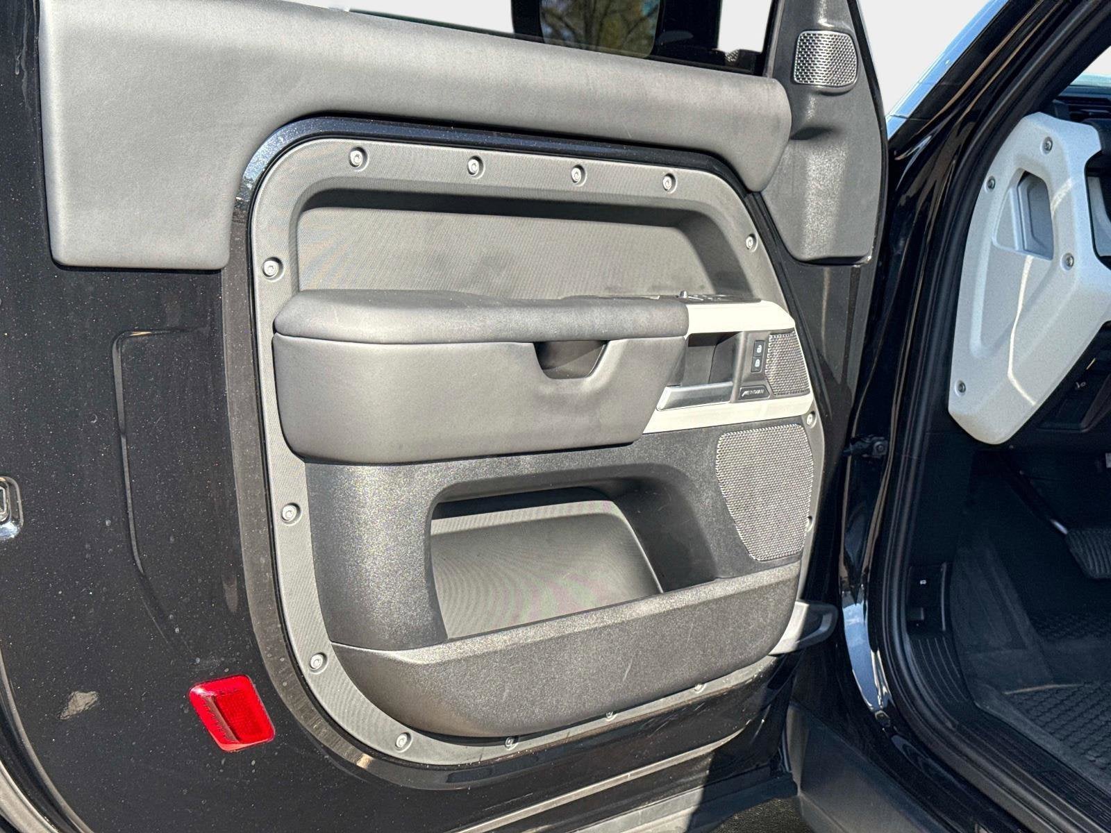 2024 Land Rover Defender 90 S