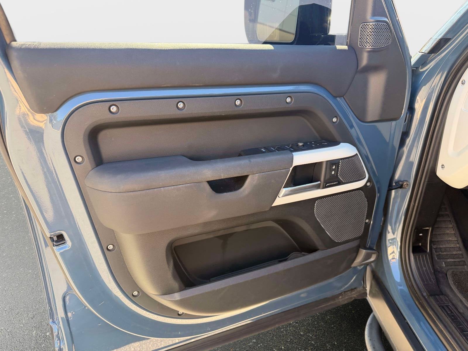 2021 Land Rover Defender 110 SE