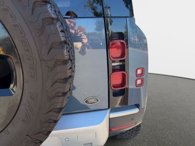 2021 Land Rover Defender 110 SE