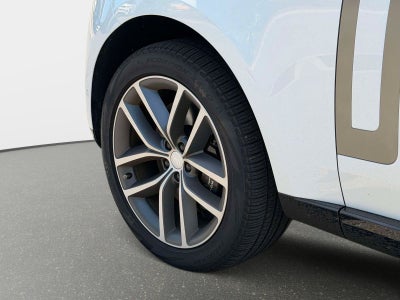 2025 Land Rover Range Rover Plug-In Hybrid SE