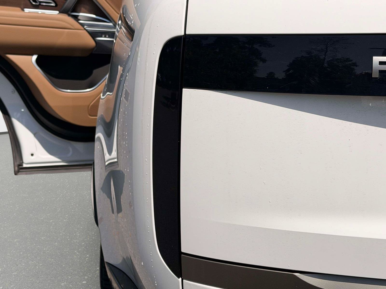 2025 Land Rover Range Rover Plug-In Hybrid SE