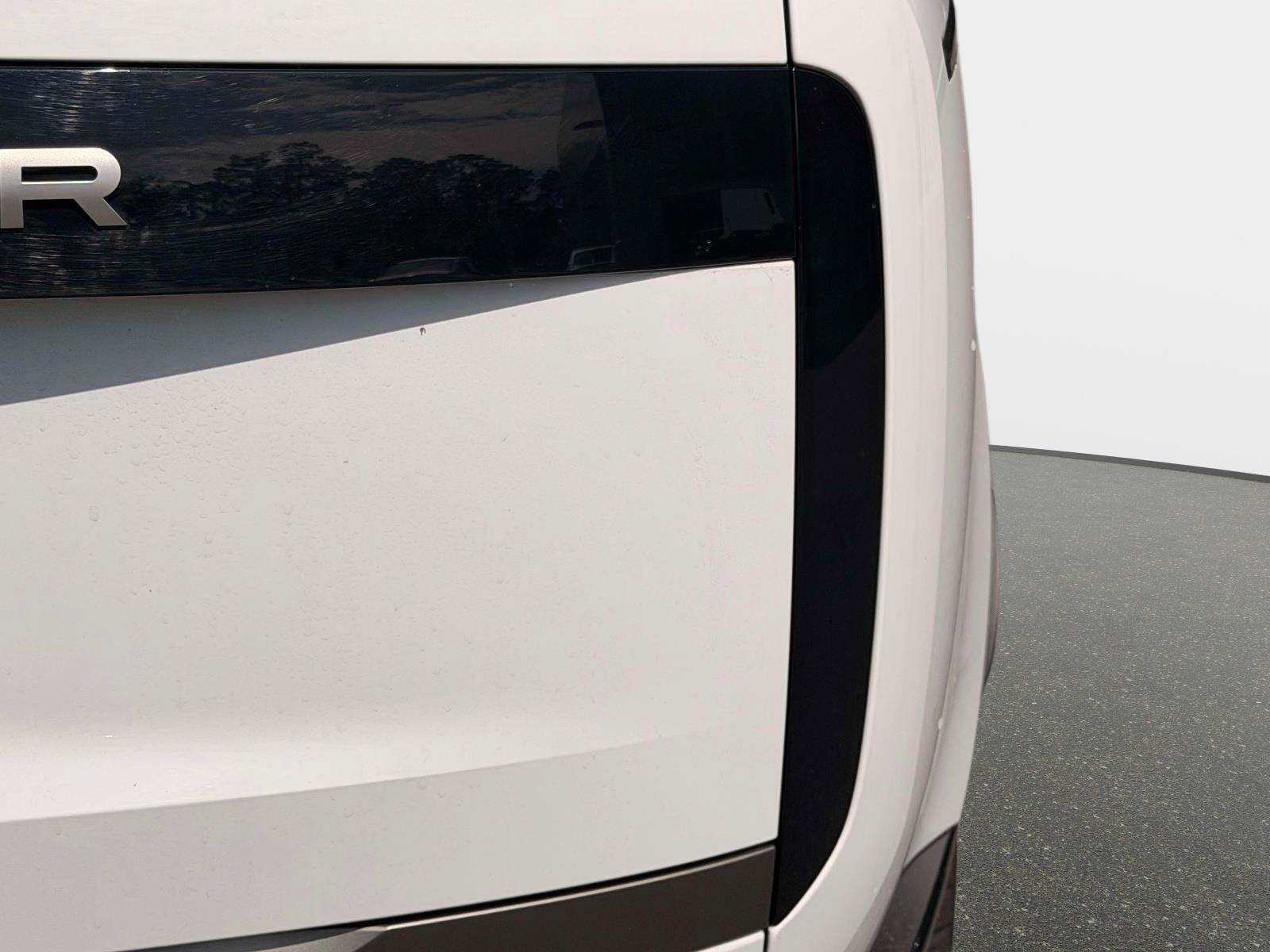 2025 Land Rover Range Rover Plug-In Hybrid SE
