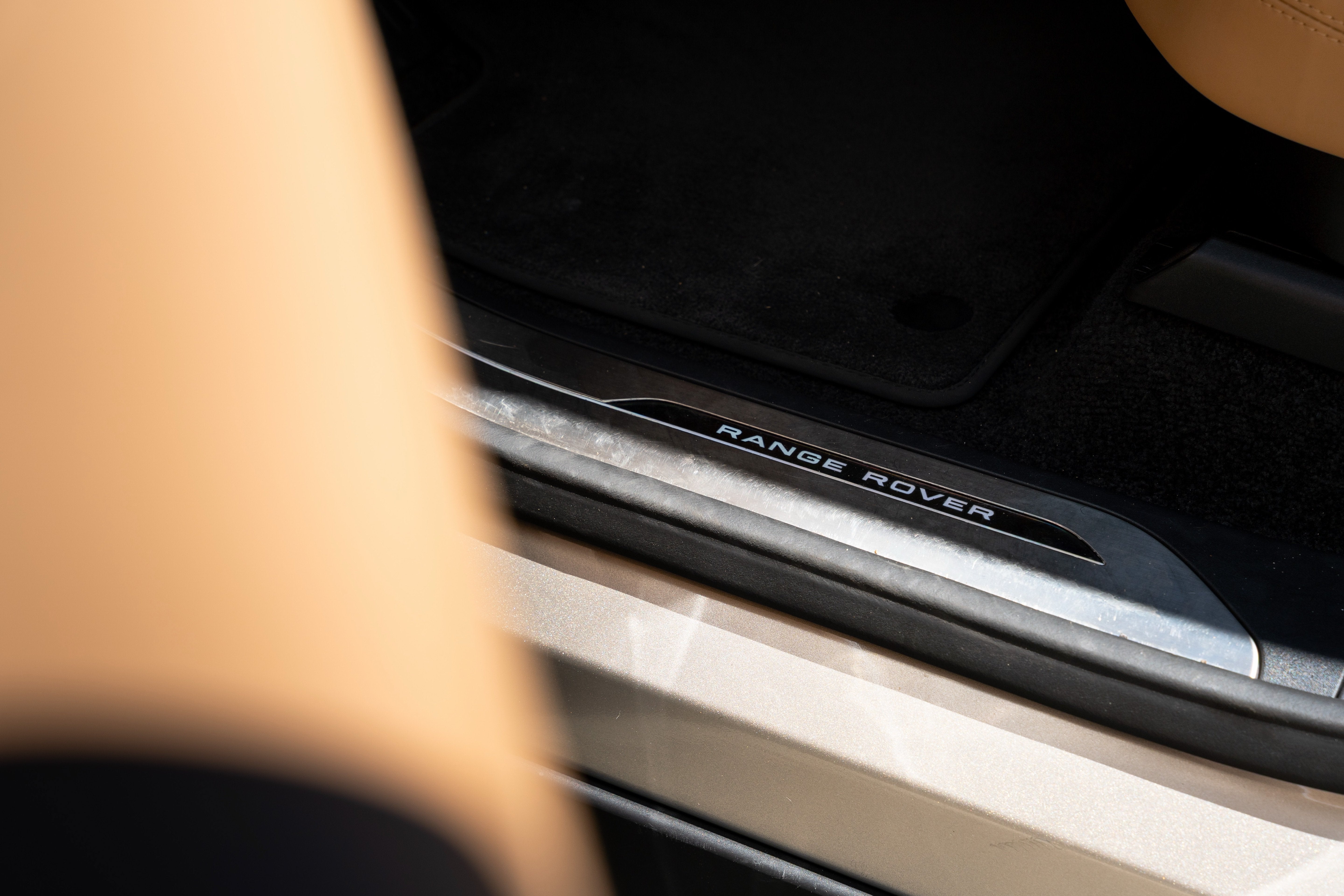 2025 Land Rover Range Rover SE LWB 7 Seat