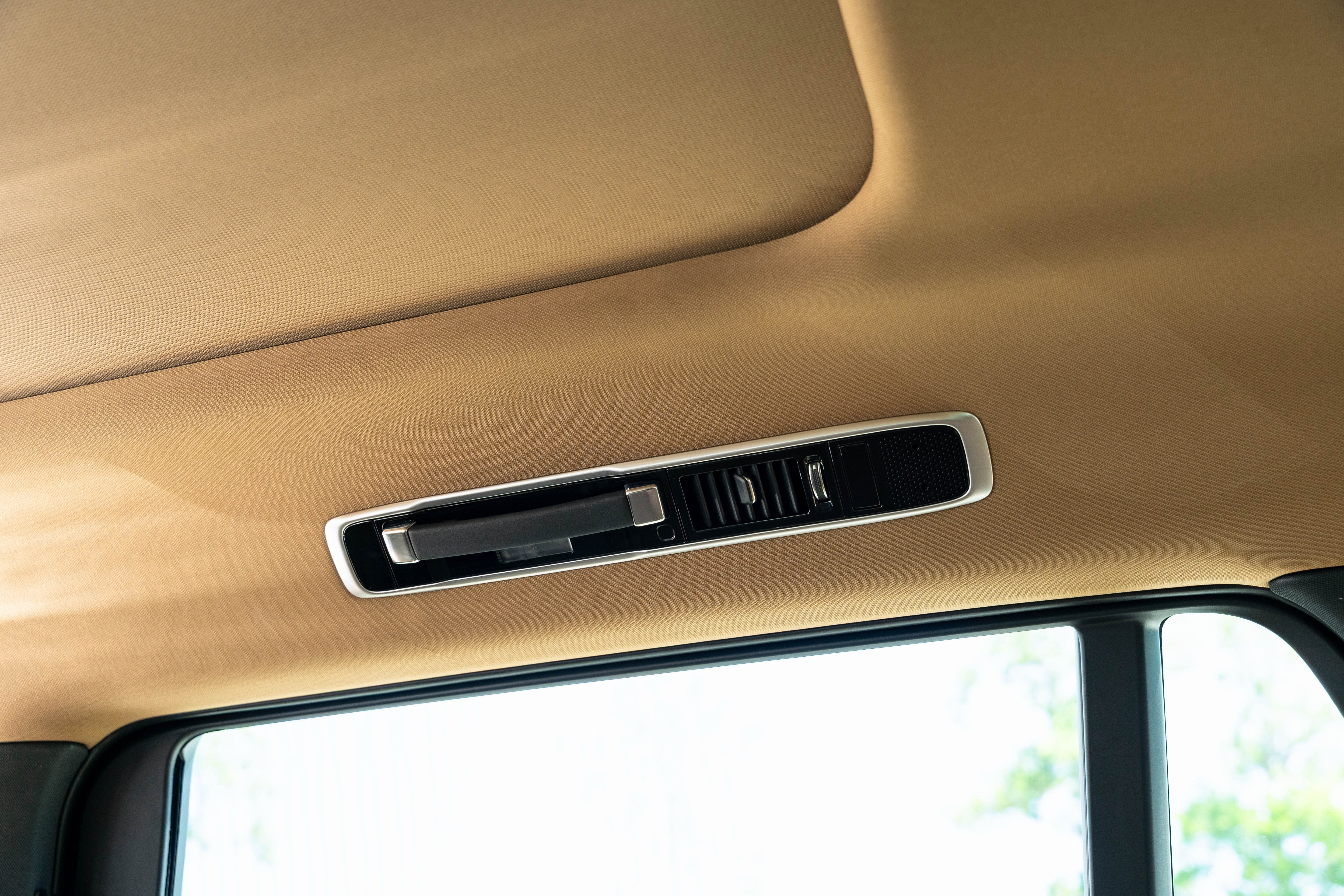2025 Land Rover Range Rover SE LWB 7 Seat