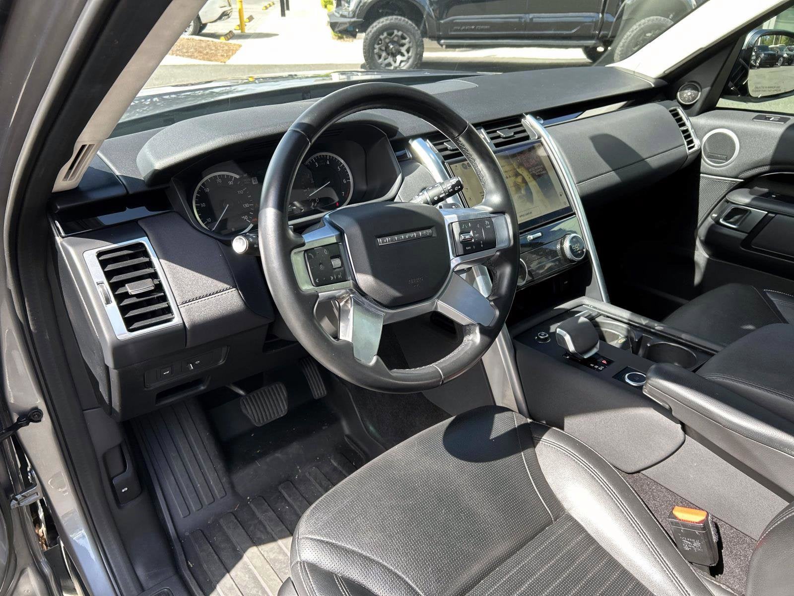 2023 Land Rover Discovery S