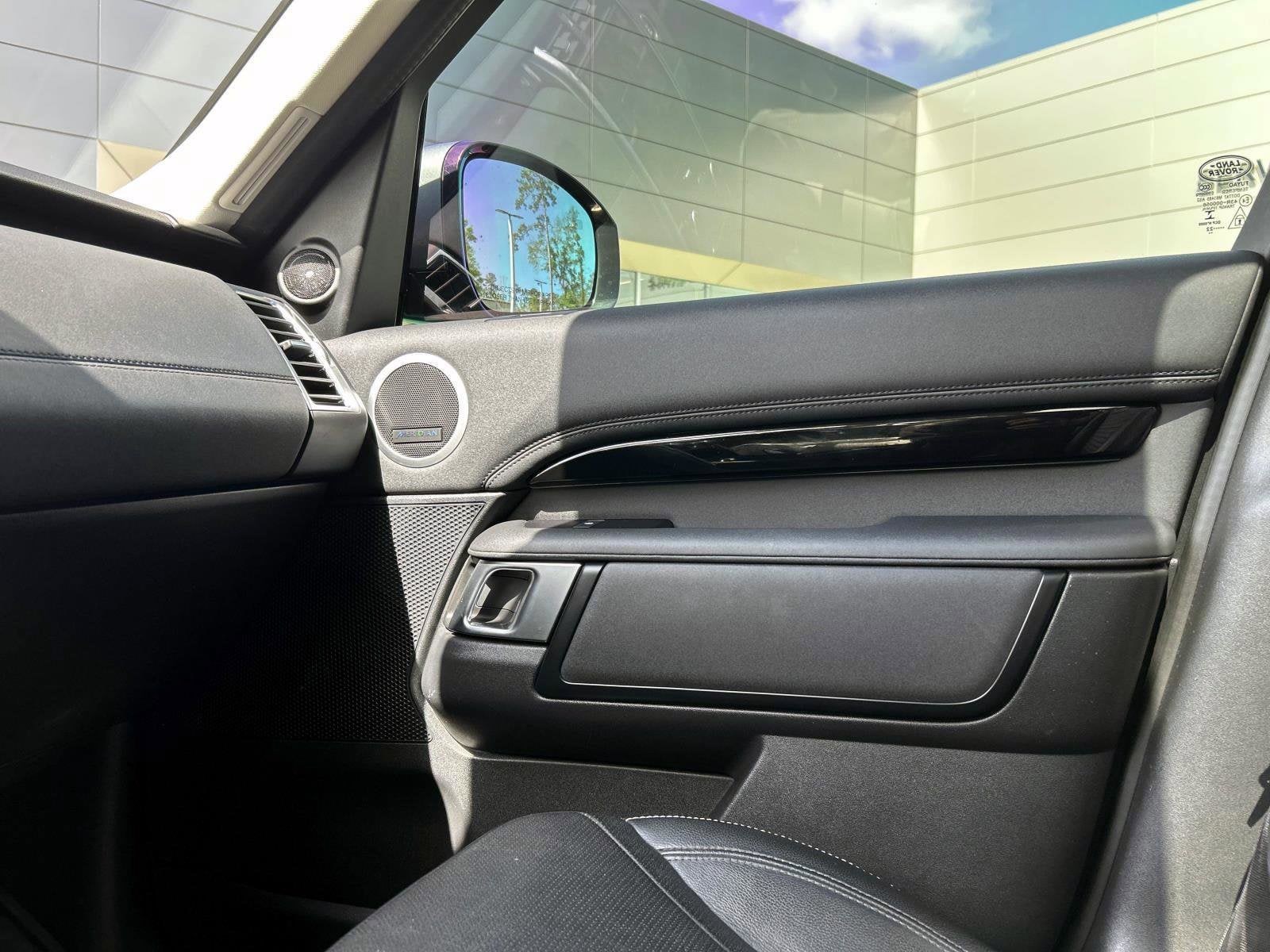 2023 Land Rover Discovery S