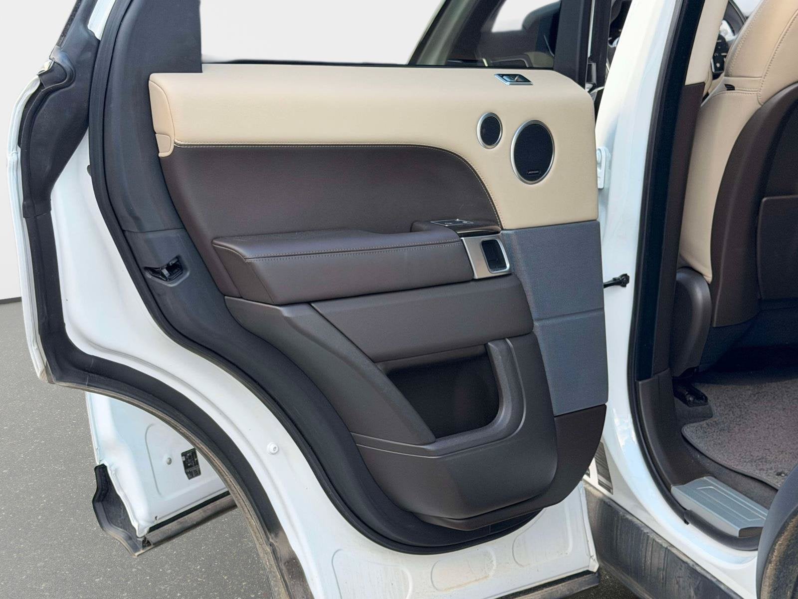 2021 Land Rover Range Rover Sport Plug-in Hybrid HSE Silver Edition