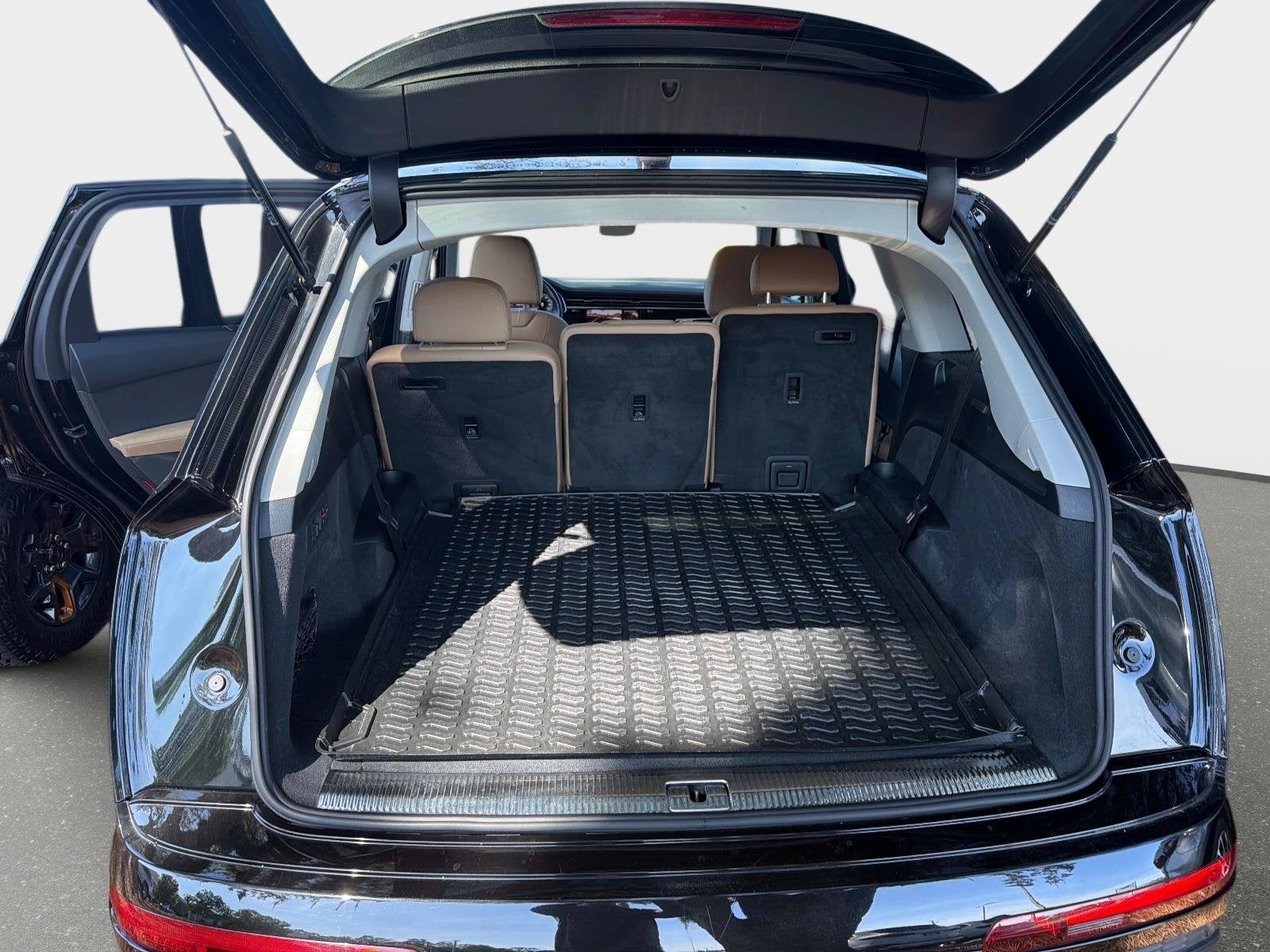 2025 Audi Q7 55 Premium Plus