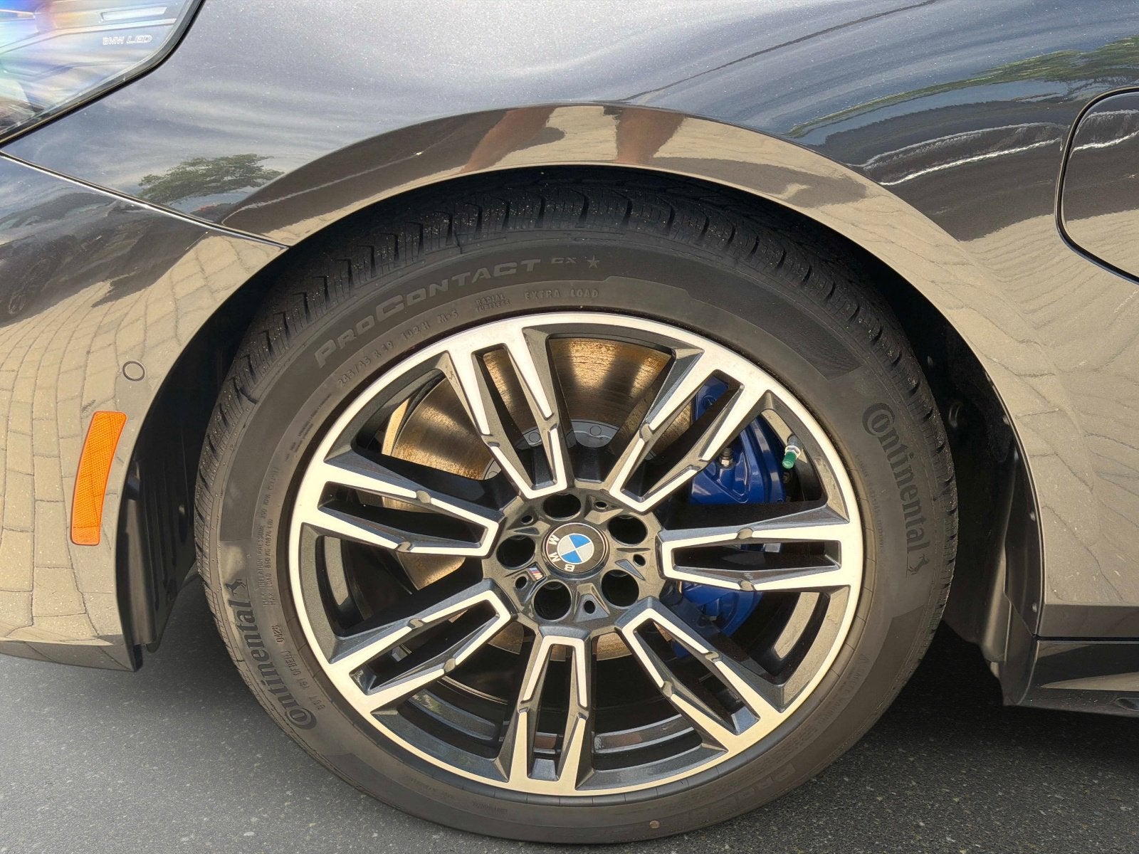 2027 BMW 550e 550e xDrive