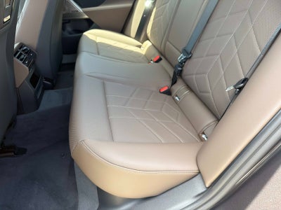 2027 BMW 550e 550e xDrive