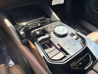2027 BMW 550e 550e xDrive