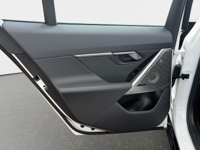 2027 BMW 550e 550e xDrive