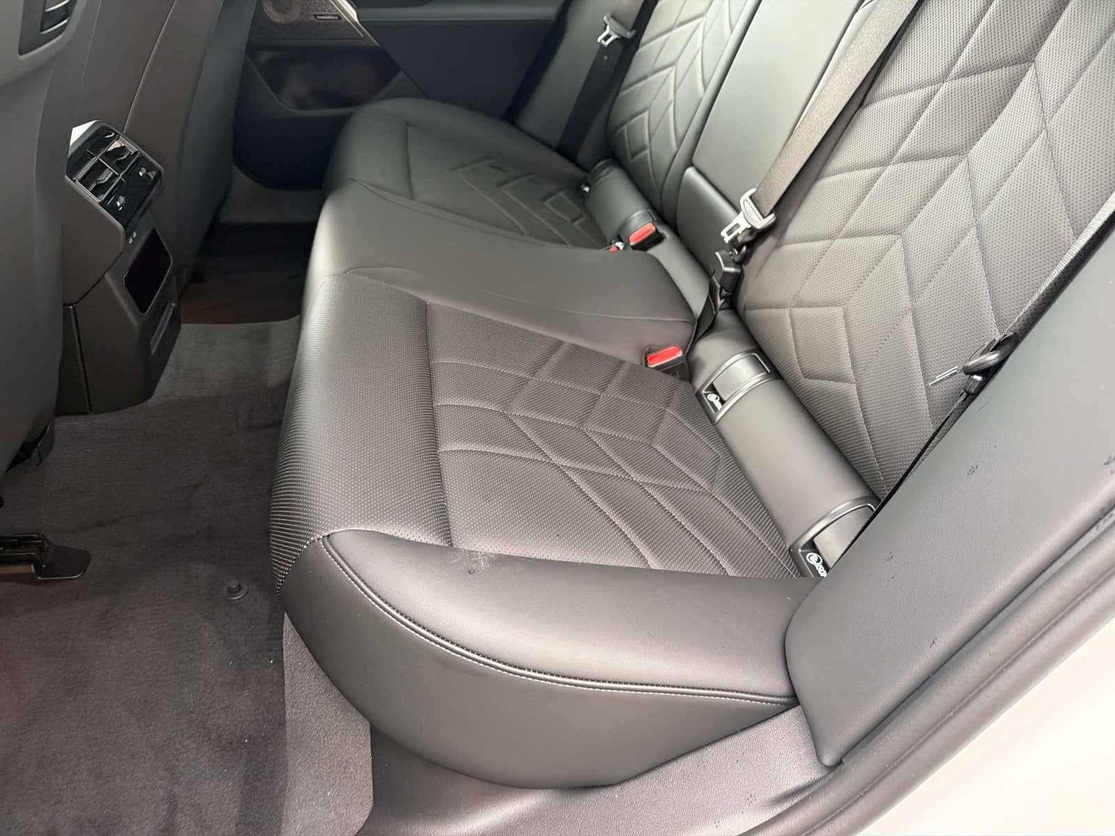 2027 BMW 550e 550e xDrive