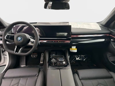 2027 BMW 550e 550e xDrive