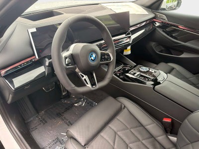 2027 BMW 550e 550e xDrive