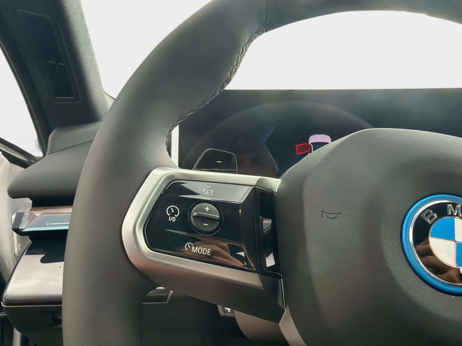 2027 BMW 550e 550e xDrive