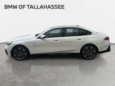 2027 BMW 550e 550e xDrive