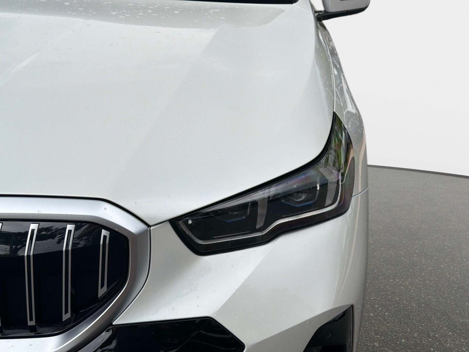 2027 BMW 550e 550e xDrive