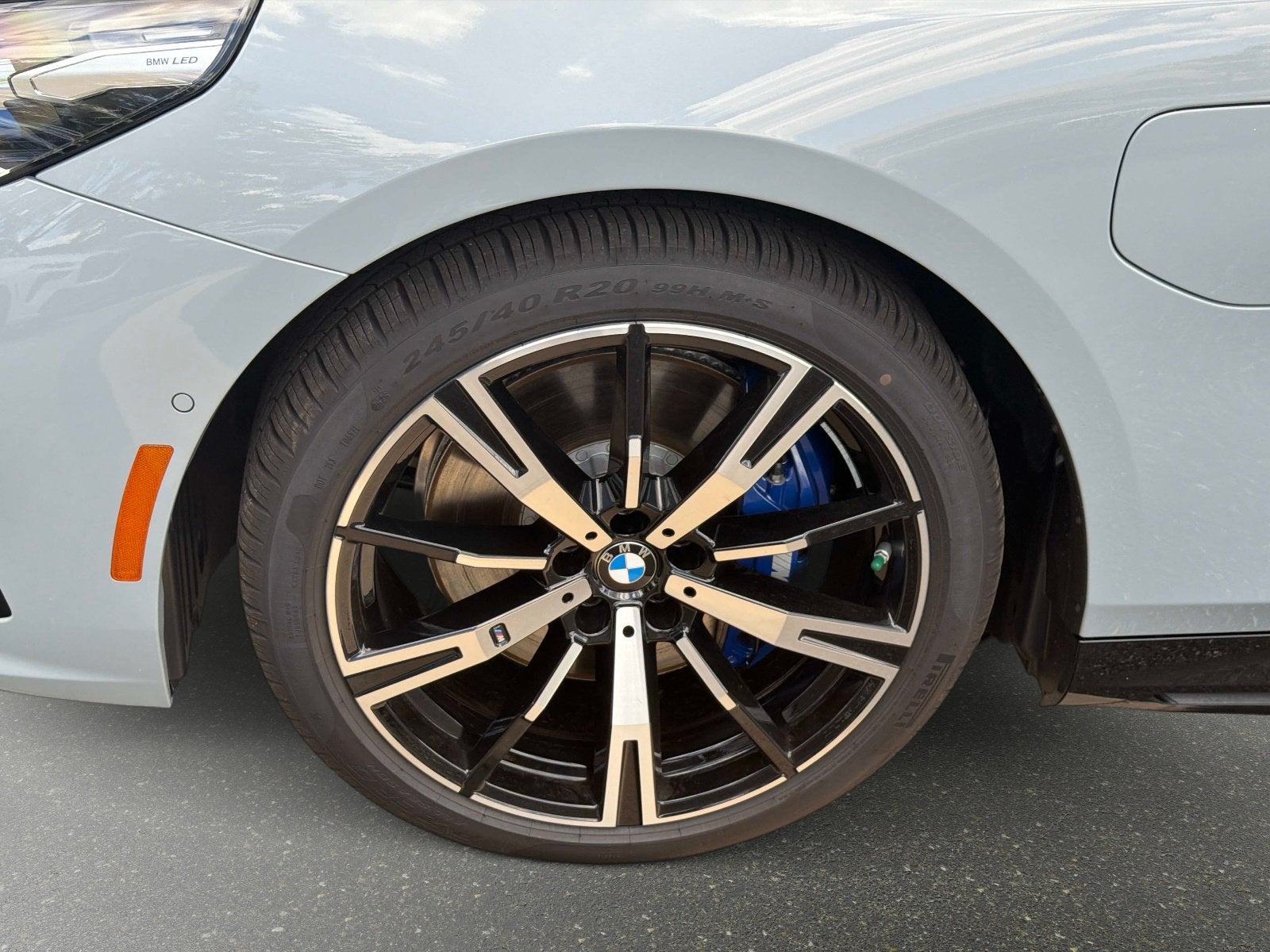 2027 BMW 550e 550e xDrive